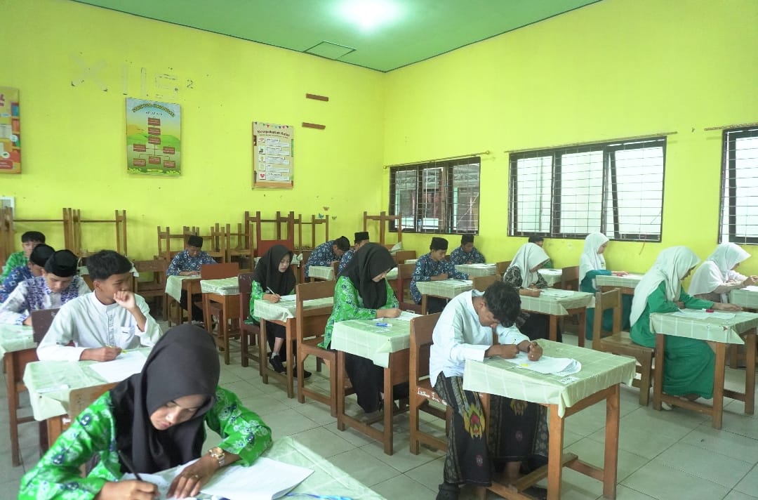 Semangat Calon Siswa Baru Warnai Tes PMBM MAN 2 HSU Tahun 2026